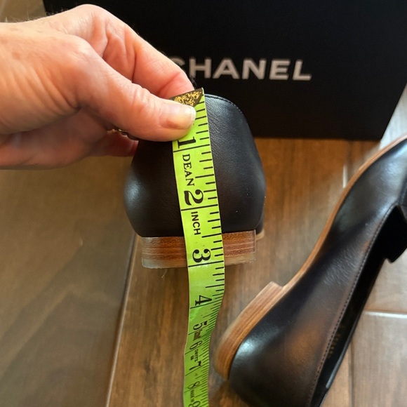 CHANEL Black Loafers - Picture 8 of 16